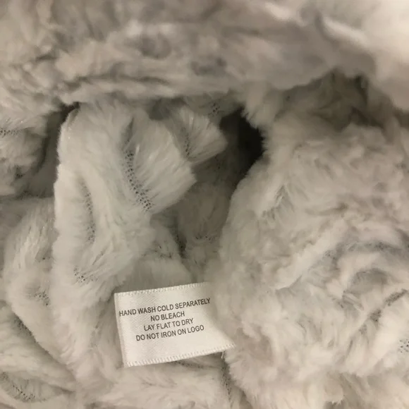 Mira Rae Gray Indian Inspired vest lined with faux fur, full zip, size 10/11 - Picture 7 of 11